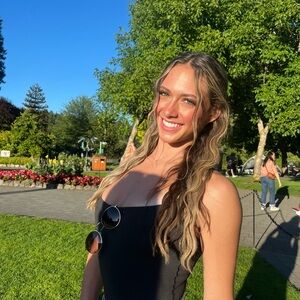 Meet your Posher, Izzy